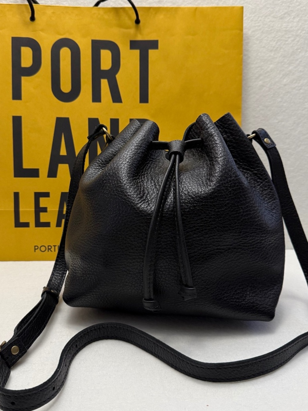 Portland Leather Goods PLG Large Bucket Bag V1 in Pebbled Black EUC